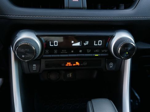 Certified 2025 Toyota RAV4 XLE AWD/4WD image 19