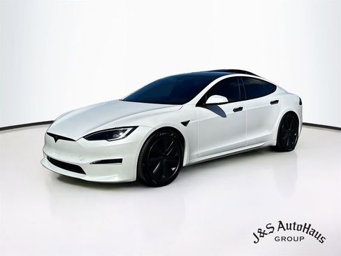 Used 2023 Tesla Model S Plaid image 3