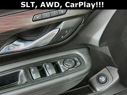 Used 2024 GMC Terrain SLT image 19