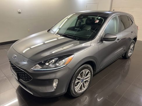 Certified 2022 Ford Escape SEL image 3