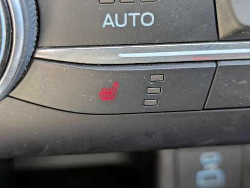 Used 2020 Ford Escape SE image 23