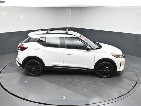 Used 2021 Nissan Kicks SR w/ SR Premium Package image 39