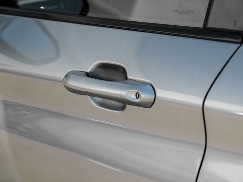Used 2021 Ford Explorer XLT RWD image 39