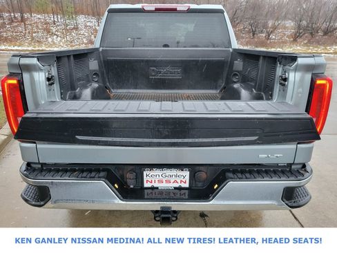 Used 2025 GMC Sierra 1500 SLT image 5