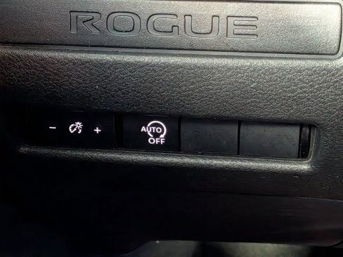 Used 2024 Nissan Rogue S FWD image 23