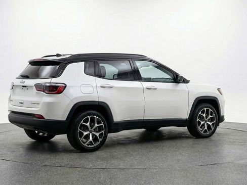 Used 2025 Jeep Compass Limited AWD/4WD image 9