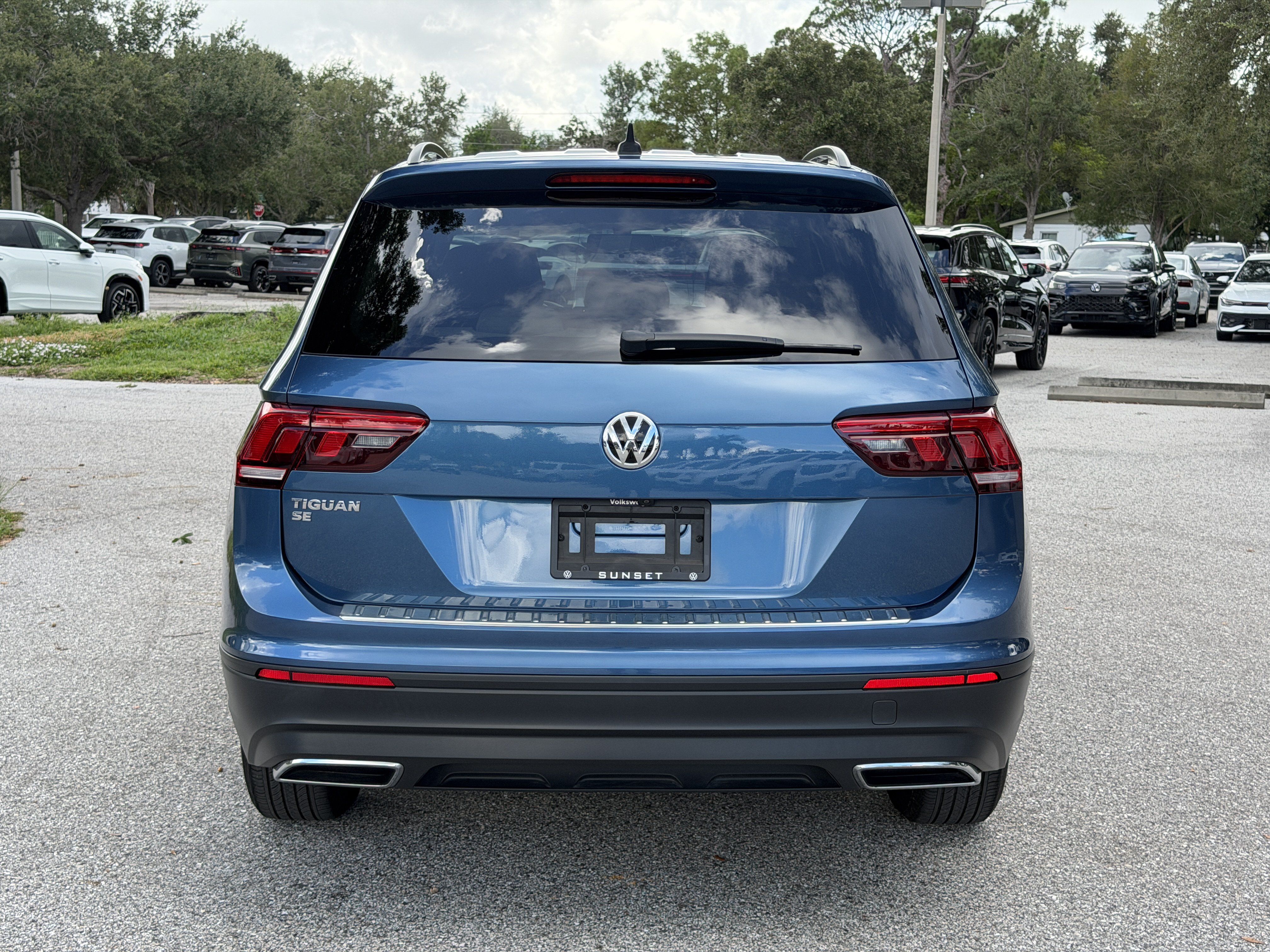 Used 2019 Volkswagen Tiguan SE w/ Panoramic Sunroof Package FWD image 6