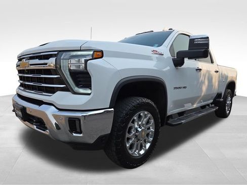 Used 2024 Chevrolet Silverado 3500 LTZ w/ LTZ Plus Package AWD/4WD image 5