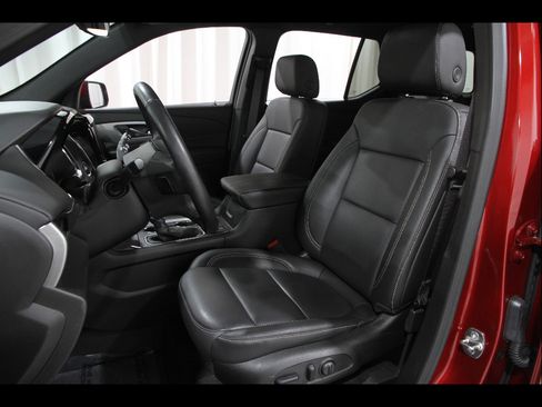Certified 2023 Chevrolet Traverse LT FWD image 5
