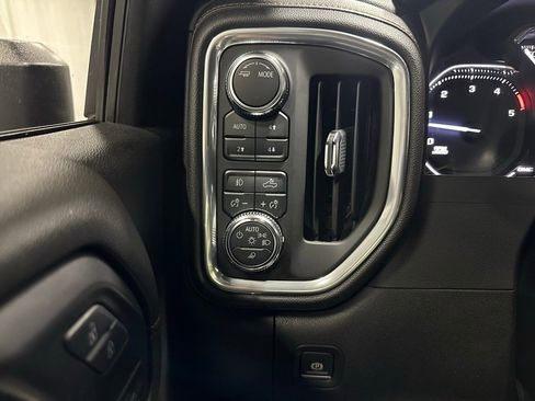 Used 2022 GMC Sierra 2500 AT4 image 18
