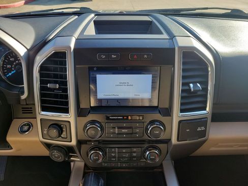 Used 2017 Ford F150 Lariat image 19