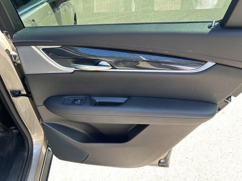 Used 2022 Cadillac XT5 Premium Luxury image 6