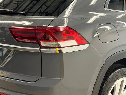 Used 2020 Volkswagen Atlas Cross Sport SE w/ Panoramic Sunroof Package image 12