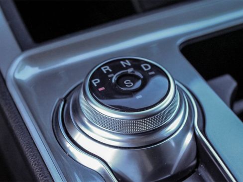 Used 2024 Ford Edge SEL image 24