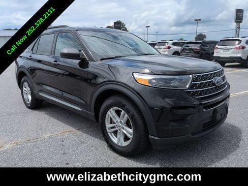 Used 2023 Ford Explorer XLT AWD/4WD image 3