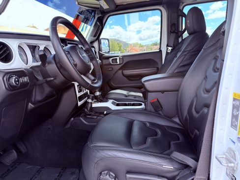 Used 2021 Jeep Gladiator Sport image 25