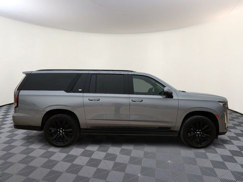 Used 2022 Cadillac Escalade ESV Sport Platinum AWD/4WD image 5
