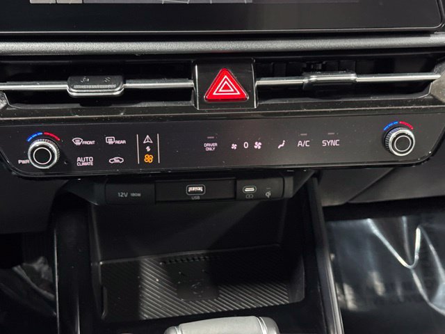 Used 2023 Kia Niro EX FWD image 19