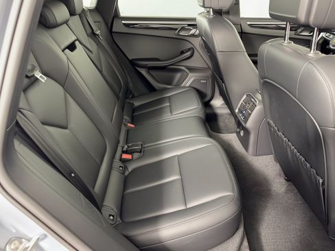 Used 2024 Porsche Macan AWD/4WD image 29