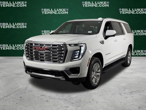 Used 2025 GMC Yukon XL Denali AWD/4WD image 4
