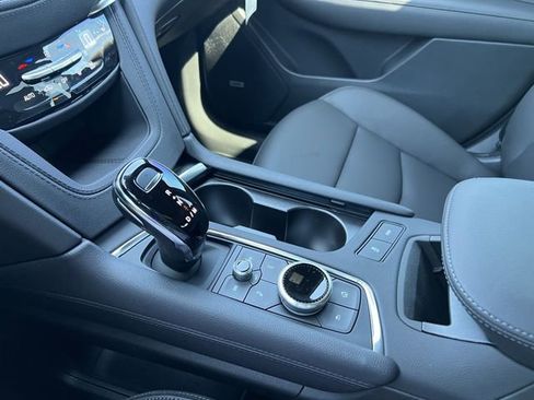 New 2025 Cadillac XT6 Luxury image 18