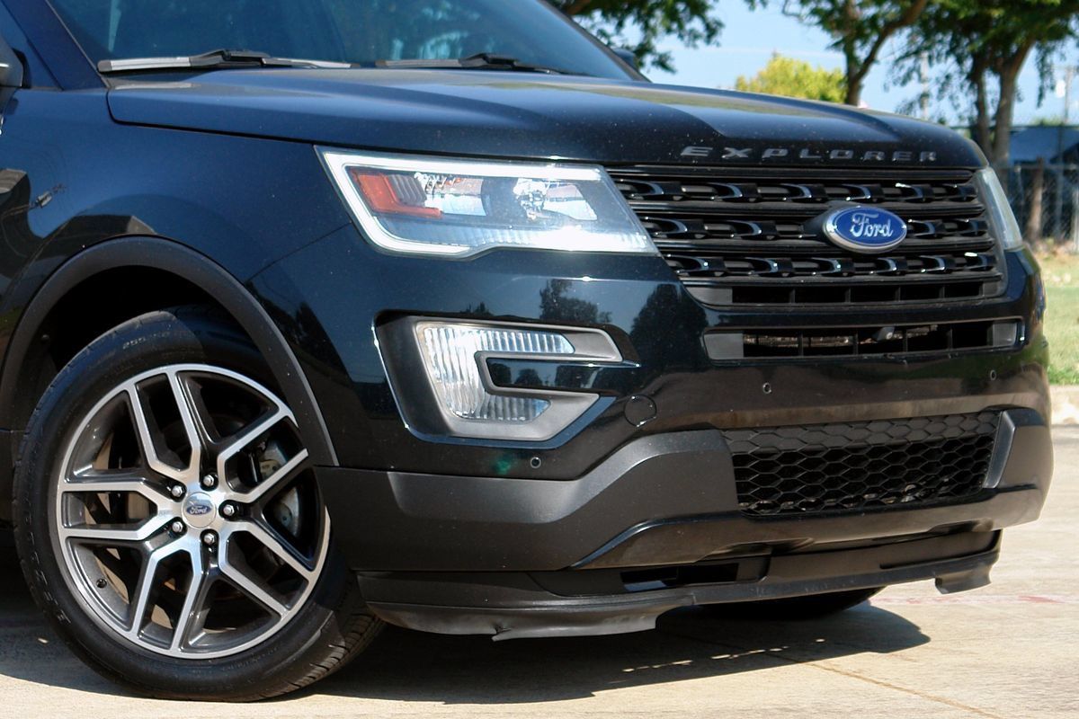 Used 2016 Ford Explorer Sport w/ Equipment Group 401A AWD/4WD image 28