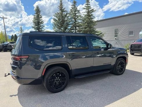 Used 2023 Jeep Wagoneer Series II AWD/4WD image 10