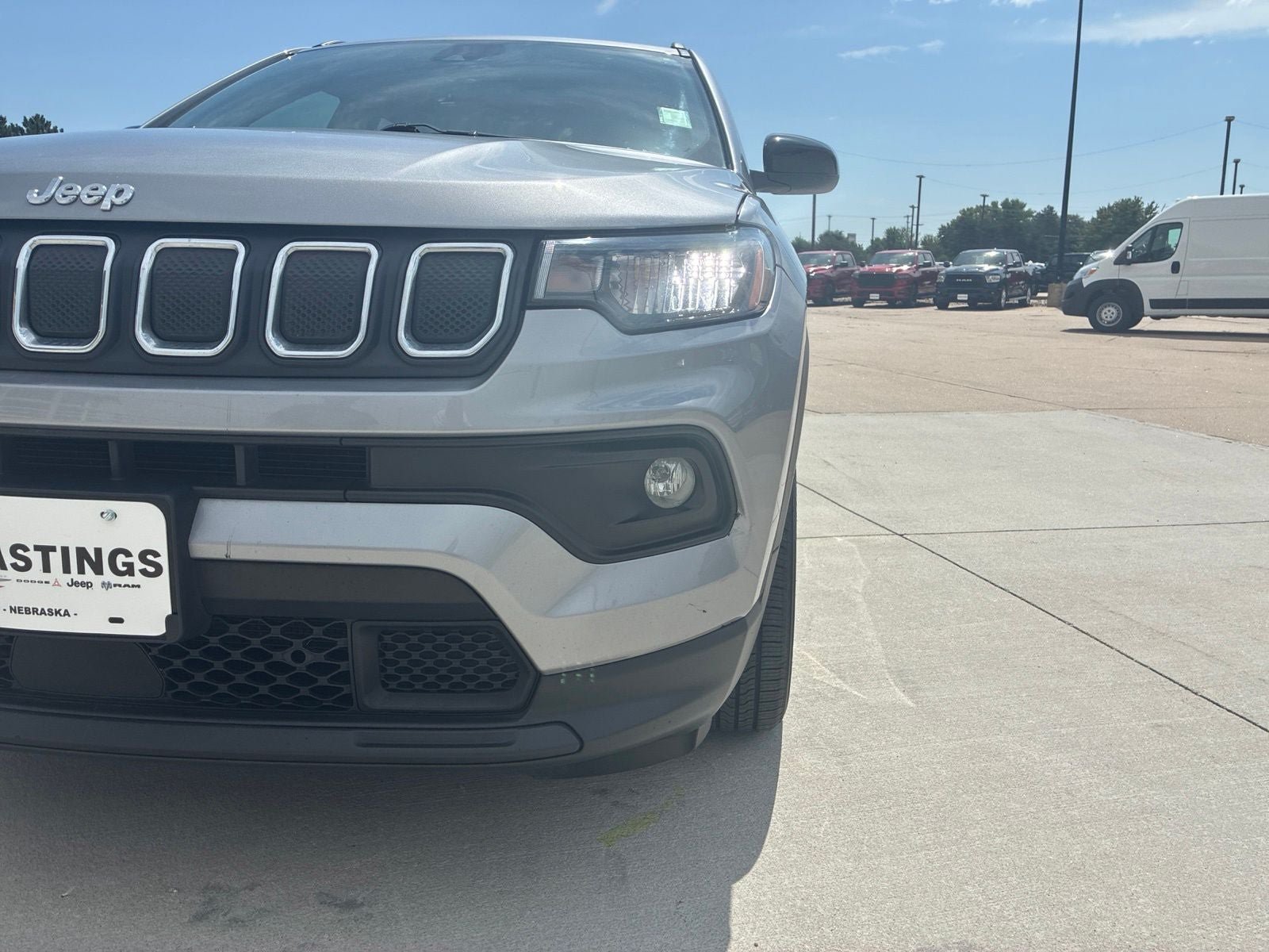Used 2022 Jeep Compass Latitude w/ Convenience Group FWD image 9