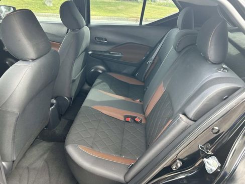 Used 2020 Nissan Kicks SR FWD image 18