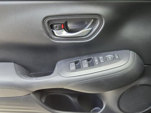 Certified 2026 Honda HR-V LX image 25
