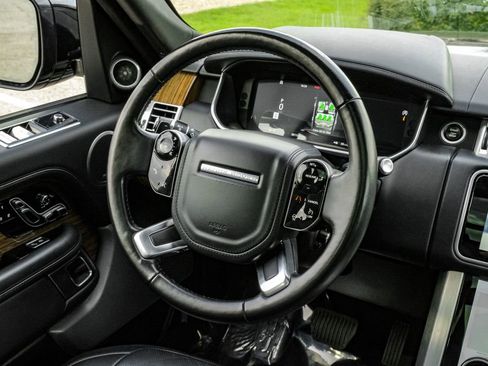 Used 2018 Land Rover Range Rover Supercharged image 15