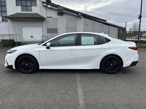 Certified 2025 Toyota Camry SE image 8