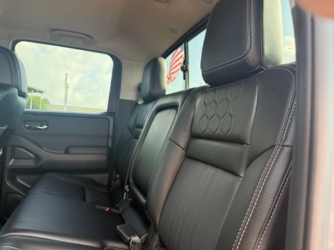 Used 2024 Nissan Frontier SL w/ Technology Package RWD image 20
