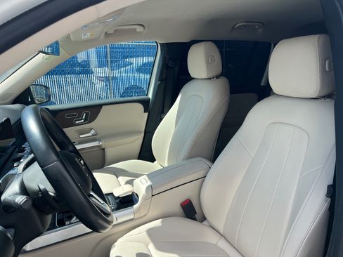 Used 2022 Mercedes-Benz GLB 250 image 12