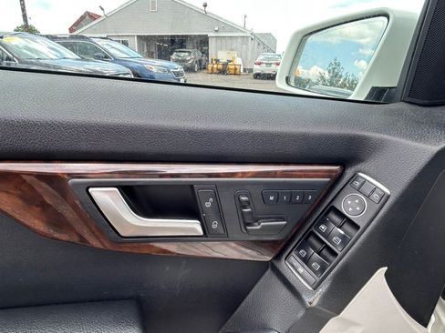 Used 2013 Mercedes-Benz GLK 350 4MATIC image 11