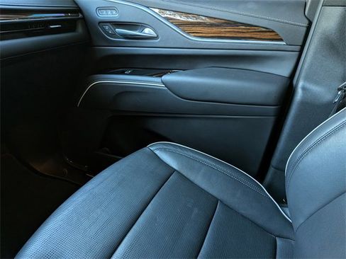 Used 2022 Cadillac Escalade Premium Luxury image 15