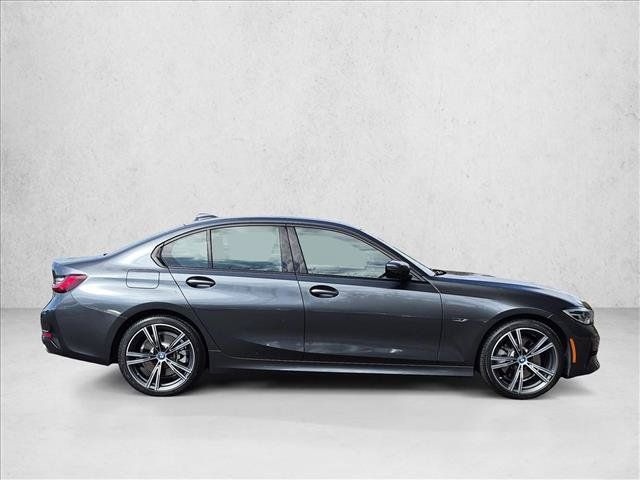 Certified 2022 BMW 330e w/ Premium Package RWD image 4