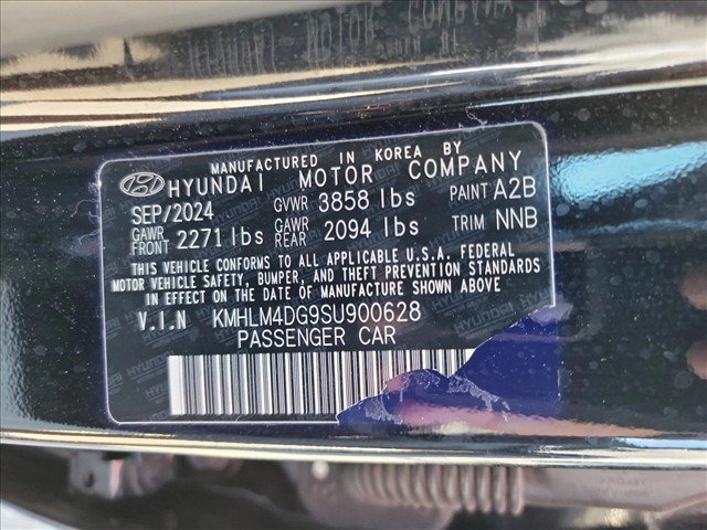 Used 2025 Hyundai Elantra Sport w/ Cargo Package FWD image 29
