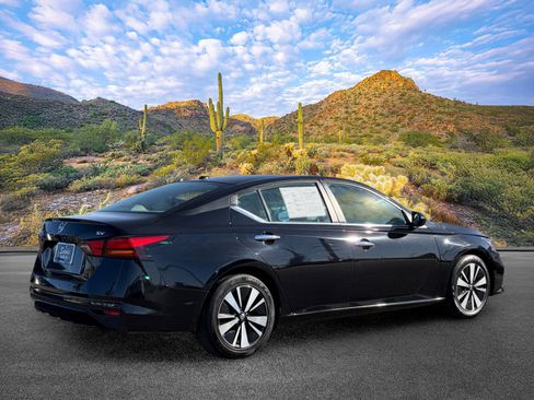 Used 2021 Nissan Altima 2.5 SV FWD image 4