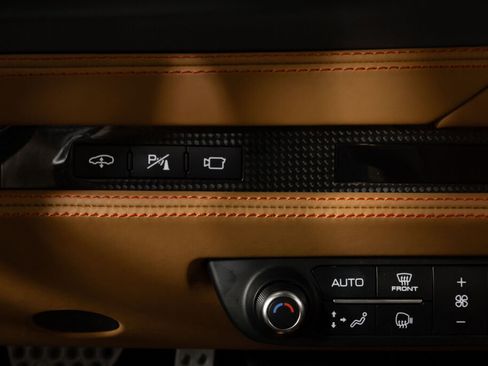 Used 2022 Ferrari F8 Tributo image 36