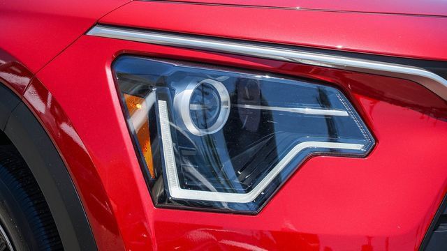 Certified 2025 Kia Niro EX FWD image 5