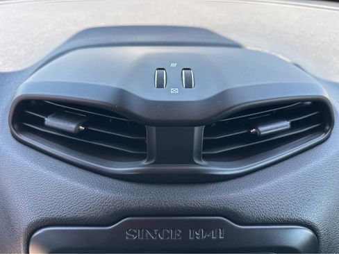 Used 2017 Jeep Renegade Altitude image 5