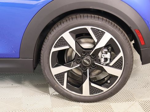 New 2026 MINI Cooper 2-Door Hardtop FWD image 17