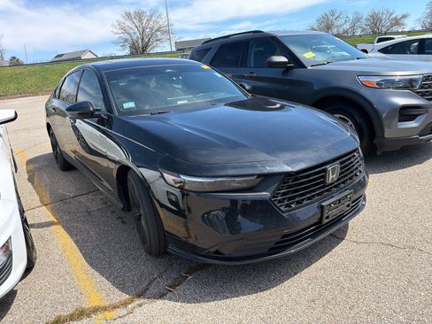 Used 2024 Honda Accord Sport image 2