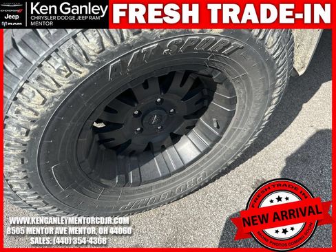 Used 2015 Jeep Wrangler Unlimited Sahara AWD/4WD image 5