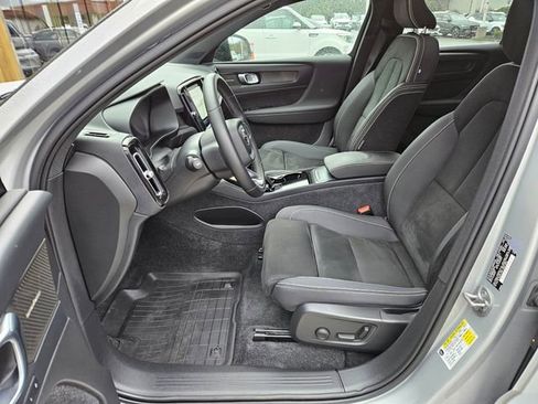 Certified 2023 Volvo C40 P8 Recharge Ultimate w/ Protection Package Premier image 13