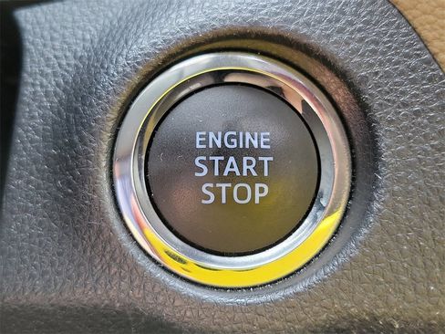 Used 2020 Toyota RAV4 XLE image 42