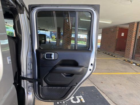 Used 2019 Jeep Wrangler Unlimited Sahara w/ Cold Weather Group image 20