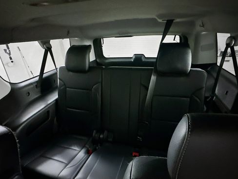 Used 2018 Chevrolet Suburban LT image 28