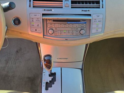 Used 2010 Toyota Avalon Limited FWD image 17